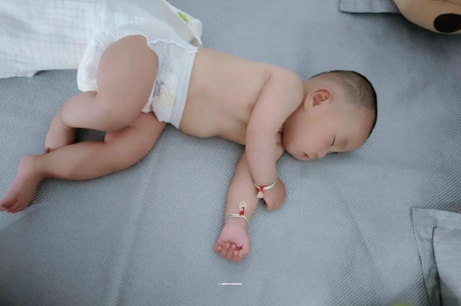 江西六个月宝宝眼睛散光